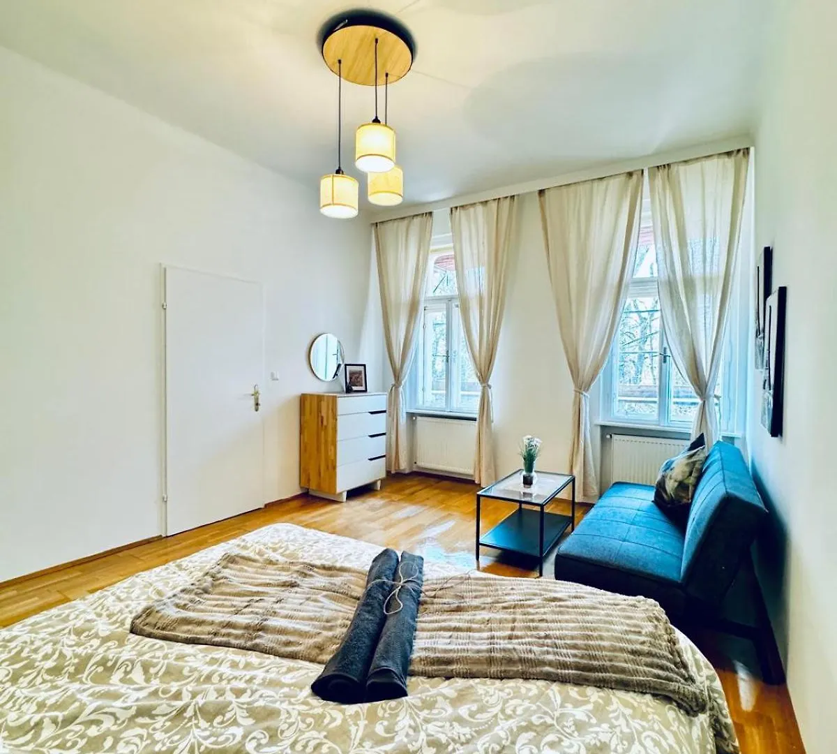 2Br Apartment For 6 People, Only 17 Minute Walk To Schoenbrunn Viyana
