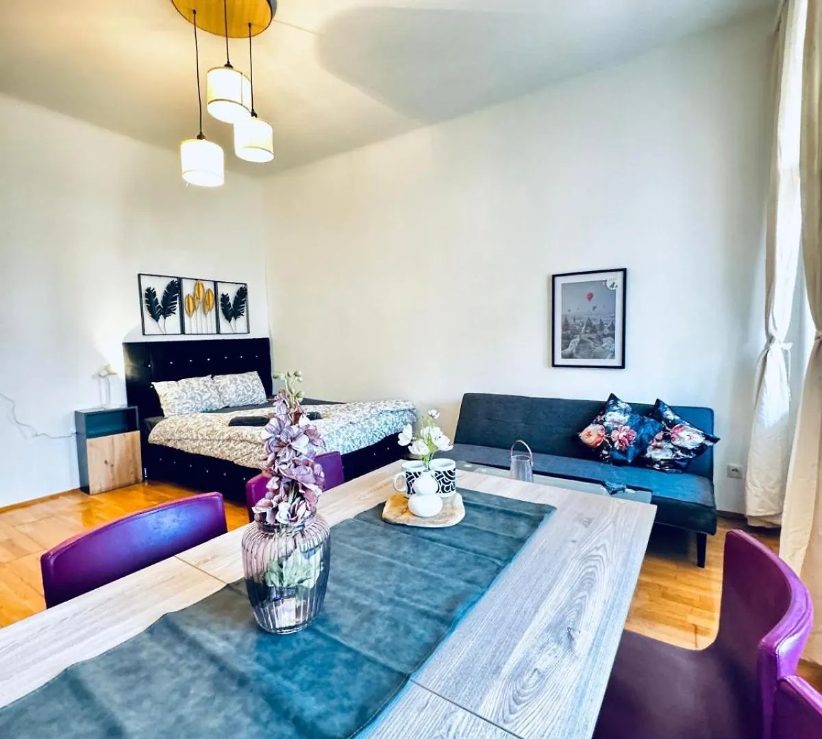 2Br Apartment For 6 People, Only 17 Minute Walk To Schoenbrunn Viyana